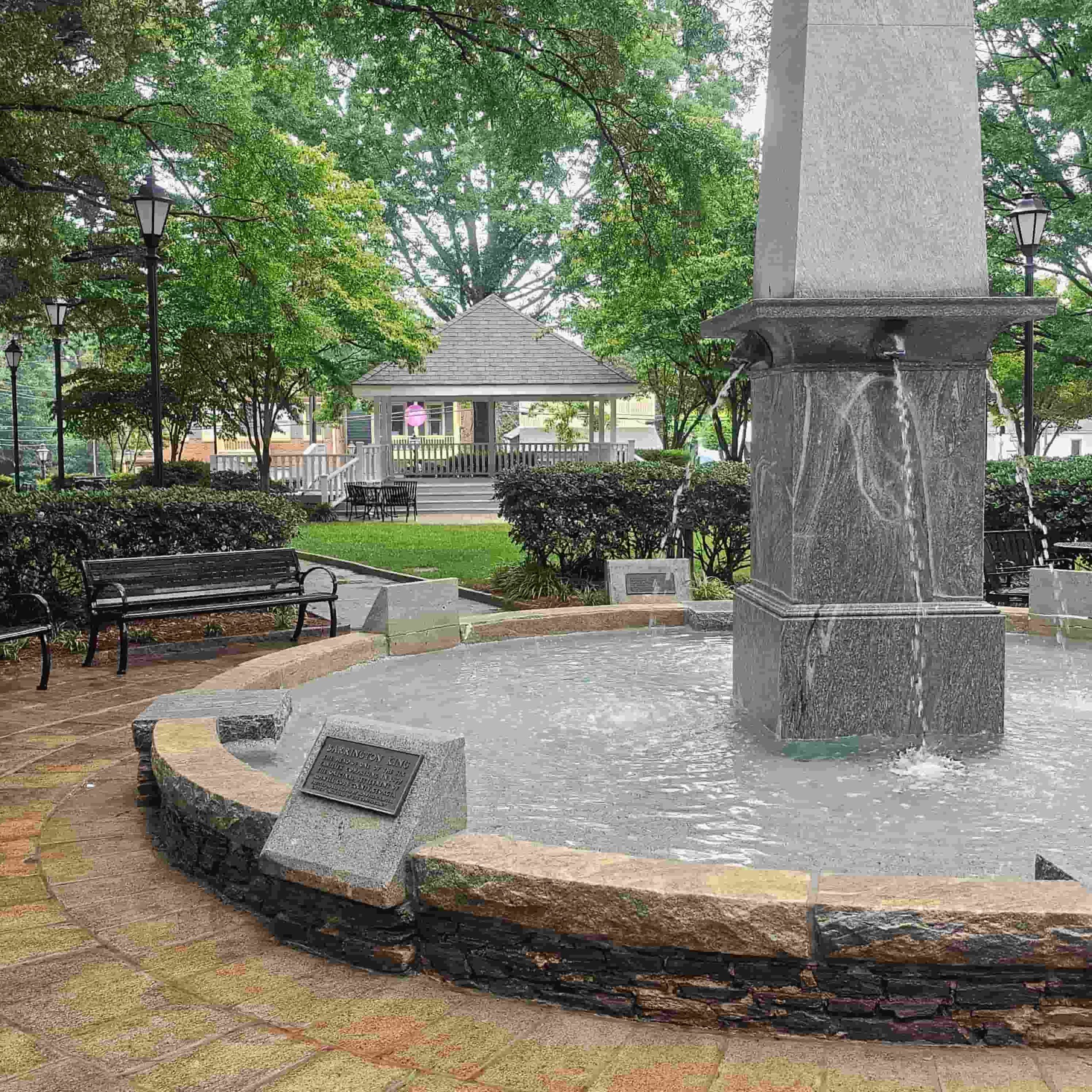 Picture of Town Square Fountain built in 1839 in Roswell Town Square with Metro Acupuncture