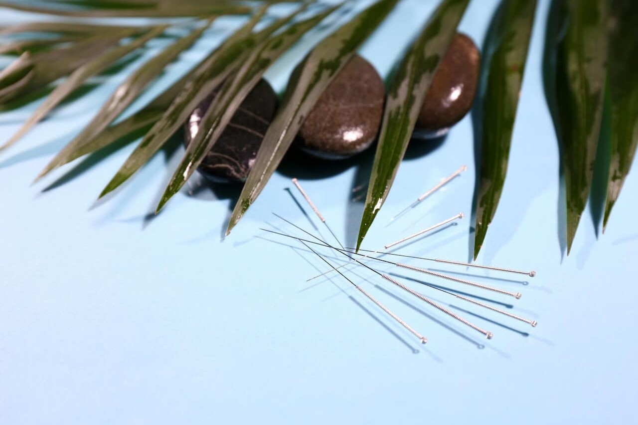 Thumbnail-For-Acupuncture-Needle-Calm-Inmune-Boosting-Image-with-Rocks-By-Metro Acupuncture