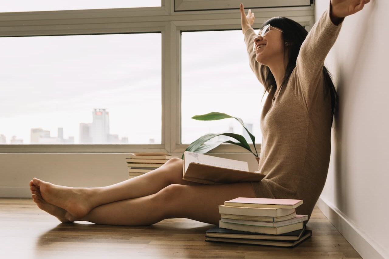 Thumbnail-For-Woman-Reading-In-Floor-Mindful-Habits-By-Metro-Acupuncture